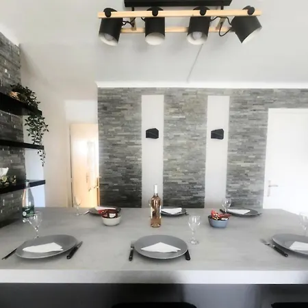 Aiglon Yourhosthelper * Saint-Raphaël